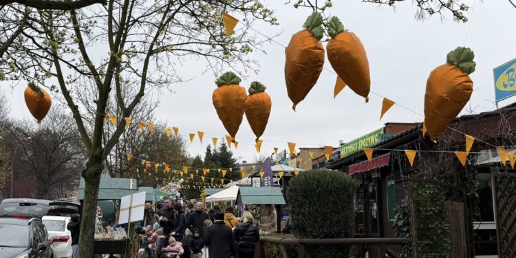 Wielkanocny Jarmark na Bocznej przyciągnął mieszkańców. Świąteczna atmosfera w Chorzowie