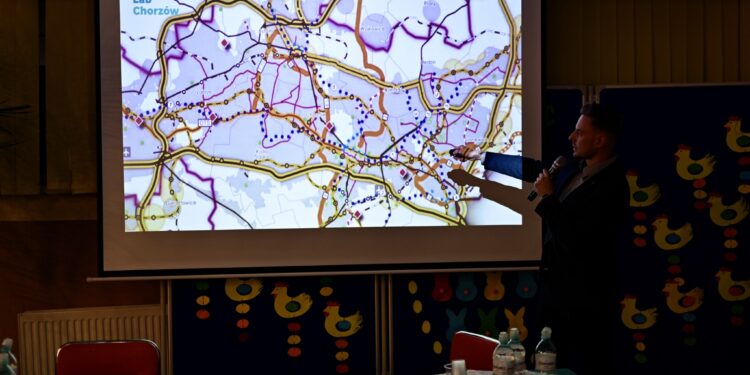 Spotkanie prezydenta Chorzowa z mieszkańcami. Rozmowy o estakadzie, ogrzewaniu i problematycznych nieruchomościach