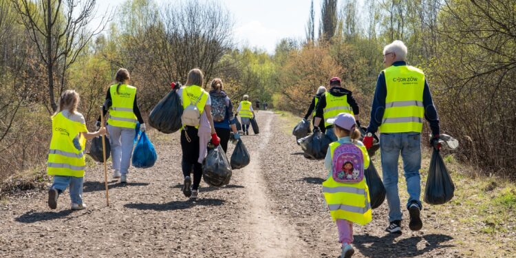 Miejski Dzień Ziemi w Chorzowie. Chorzowianie zadbali o czystość Żabich Dołów
