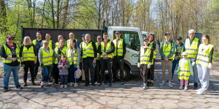 Miejski Dzień Ziemi w Chorzowie. Chorzowianie zadbali o czystość Żabich Dołów