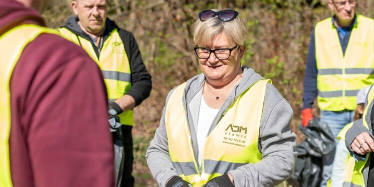 Miejski Dzień Ziemi w Chorzowie. Chorzowianie zadbali o czystość Żabich Dołów
