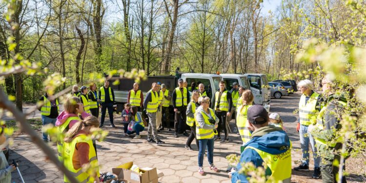 Miejski Dzień Ziemi w Chorzowie. Chorzowianie zadbali o czystość Żabich Dołów
