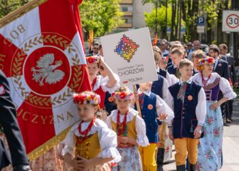 Chorzów uczcił Świętego Floriana. Pochód Ludzi Ognia przypomniał o hutniczej tożsamości miasta