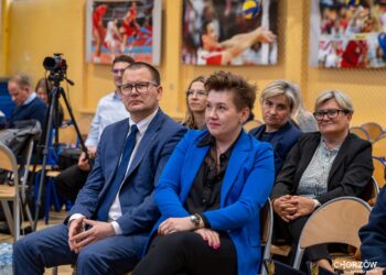 Konkretne tematy na spotkaniu z mieszkańcami Chorzowa Starego. Drogi, parkingi i przyszłość miasta