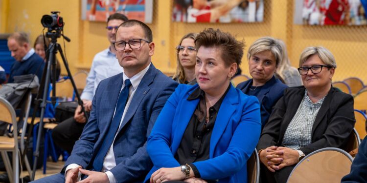 Konkretne tematy na spotkaniu z mieszkańcami Chorzowa Starego. Drogi, parkingi i przyszłość miasta