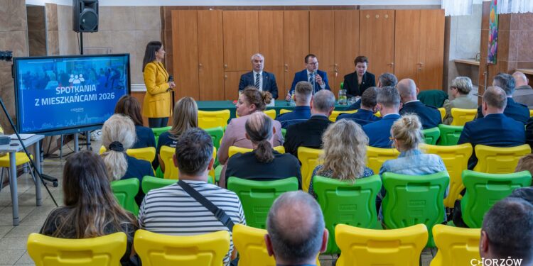 Prezydent Chorzowa spotkał się z mieszkańcami Maciejkowic. Rozmawiano o estakadzie, centrum i sprawach dzielnicy