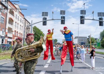 Kolorowy Korowód otworzył Święto Miasta Chorzów 2026. Mieszkańcy pokazali siłę wspólnoty