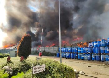 Pożar w PreZero opanowany. Stan na godz. 8:00: trwa dogaszanie pogorzeliska