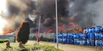 Pożar w PreZero opanowany. Stan na godz. 8:00: trwa dogaszanie pogorzeliska
