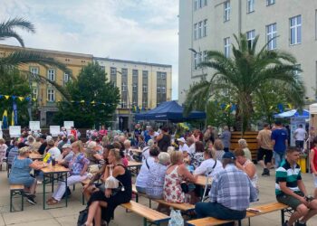 Żółto-modry Rynek i śląska atmosfera. Chorzów świętował Dziyń Ślōnskij Fany