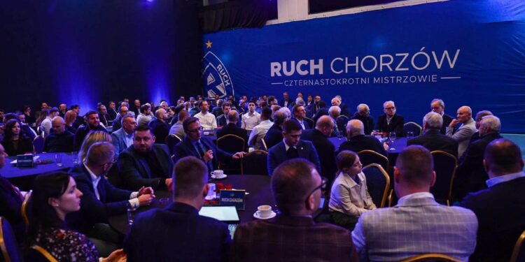 Akcje Ruchu Chorzów na sprzedaż. Bik i Kurczyk szukają nowego inwestora